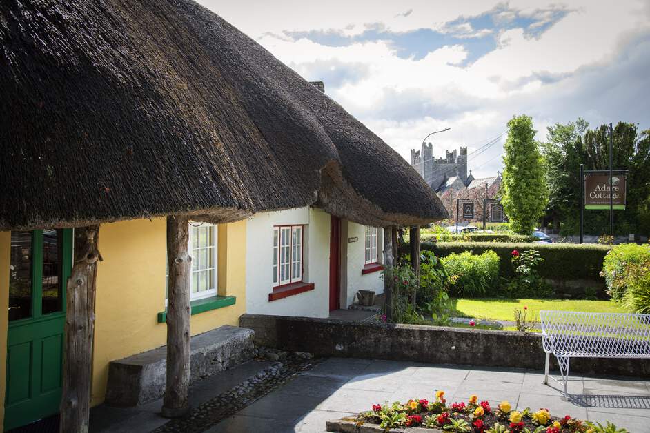chtoursIre's tweet photo. #Adare in County #Limerick is steeped in history dating back to 1200AD and is regarded as being one of Ireland’s prettiest &amp; picturesque villages with traditional thatched cottages and ancient stone walls. 
Designated as a Heritage Town explore the mysterious ruins and churches https://t.co/oEabEHnfIW