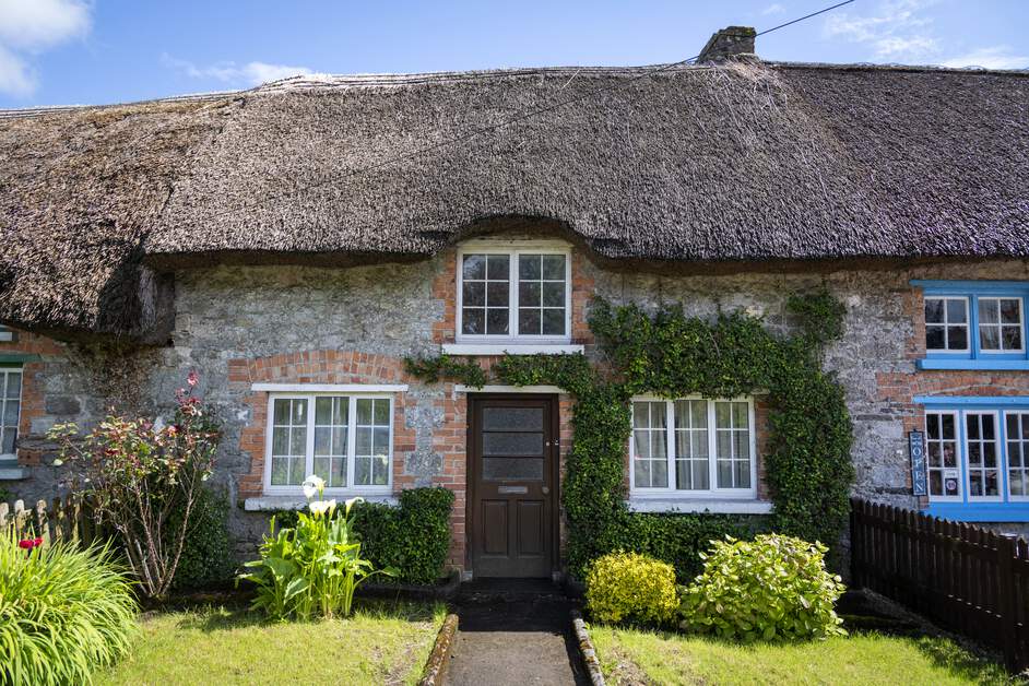 chtoursIre's tweet photo. #Adare in County #Limerick is steeped in history dating back to 1200AD and is regarded as being one of Ireland’s prettiest &amp; picturesque villages with traditional thatched cottages and ancient stone walls. 
Designated as a Heritage Town explore the mysterious ruins and churches https://t.co/oEabEHnfIW