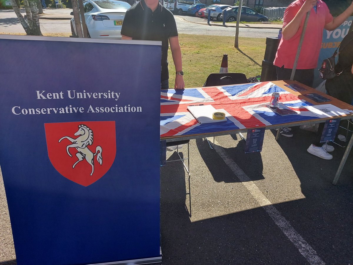 Come visit us on campus at the Welcome Fair for a chat and some lo-fi boriswave!