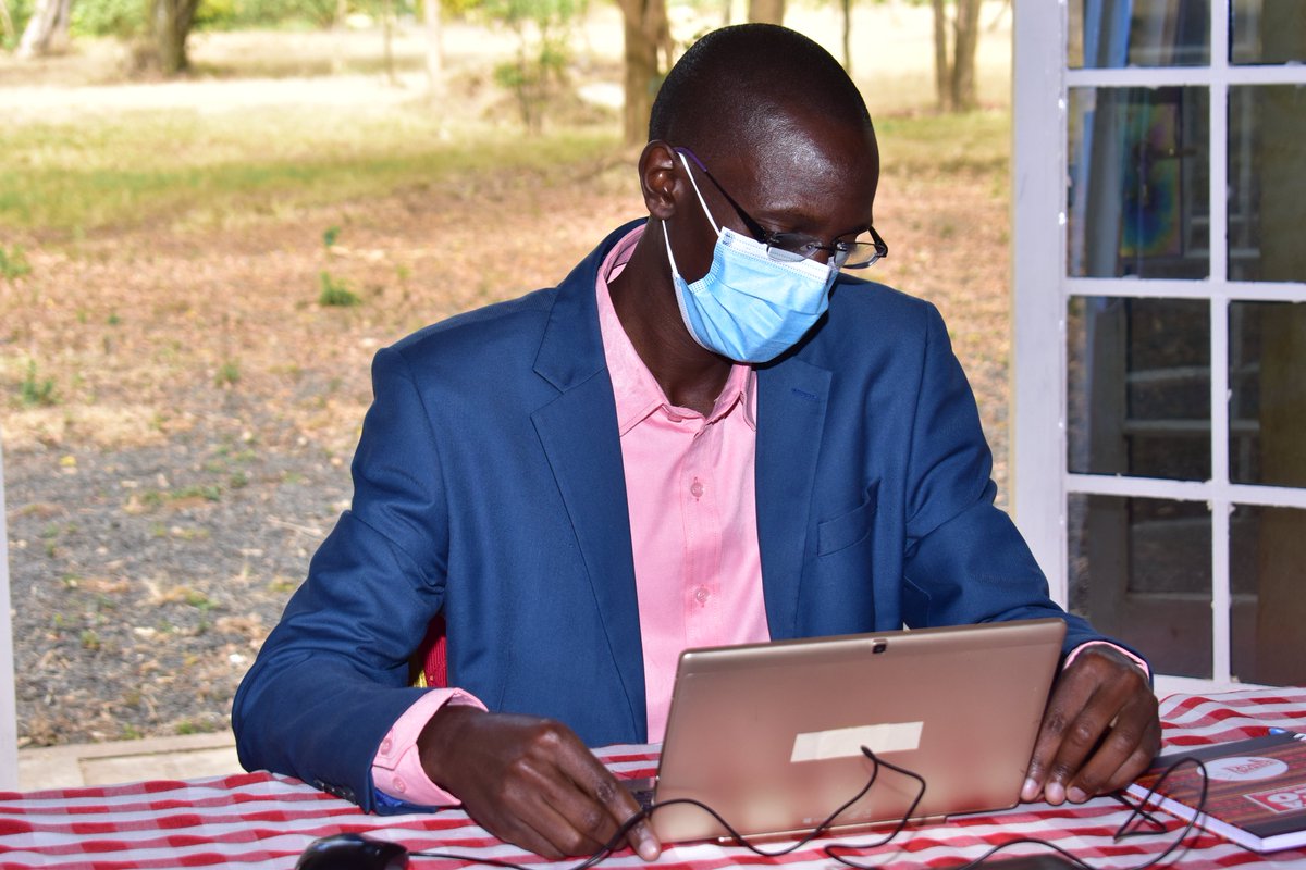 asherinawate's tweet photo. Bwana Musamali: Kichango ni kuchanguzana
  Naomba usaidizi katika kuichambua methali hii.
@frankjenerali @RugaEval @FOlwete @nassibraj @ebrahim_mokoit @KenWaNdirangu @albanus https://t.co/PKYV7ZaAWR