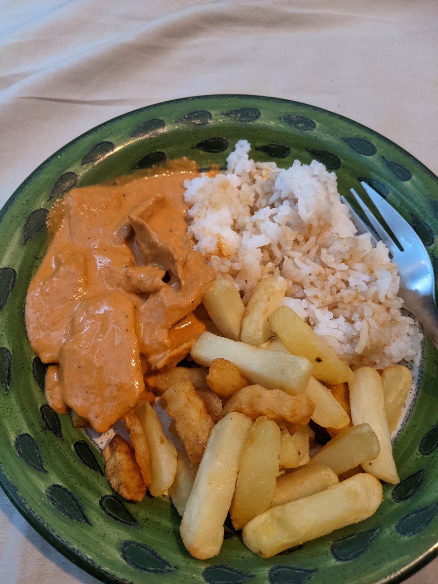 minkadeer's tweet photo. Vegan Indian Tandoori chicken 🌱 (ignore the chips) https://t.co/N2NRXrdS30