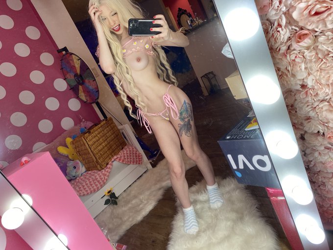 Horny &amp; Restless 🥴 https://t.co/9zC4rBN216