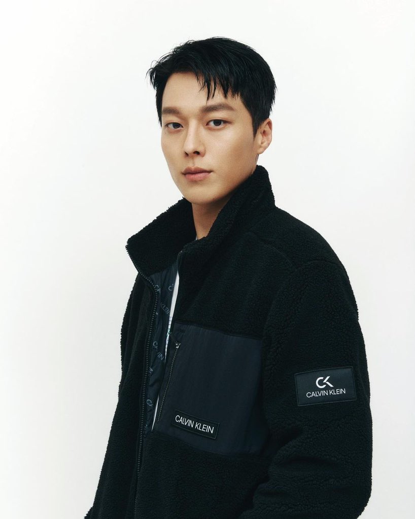JangkiyongTH's tweet photo. 📸 จางกียง x Calvin Klein Performance 💖 รูปภาพเพิ่มเติมค่ะ 💚😍
Repost IG @ygad_official
장기용 - 캘빈클라인 퍼포먼스💙
...
#ComeBackSafelyJangKiYong
#장기용 #jangkiyong #จางกียง
#MyCalvins #CalvinKlein #dazedkorea #CalvinKleinPerformance https://t.co/07Y7btOTX3