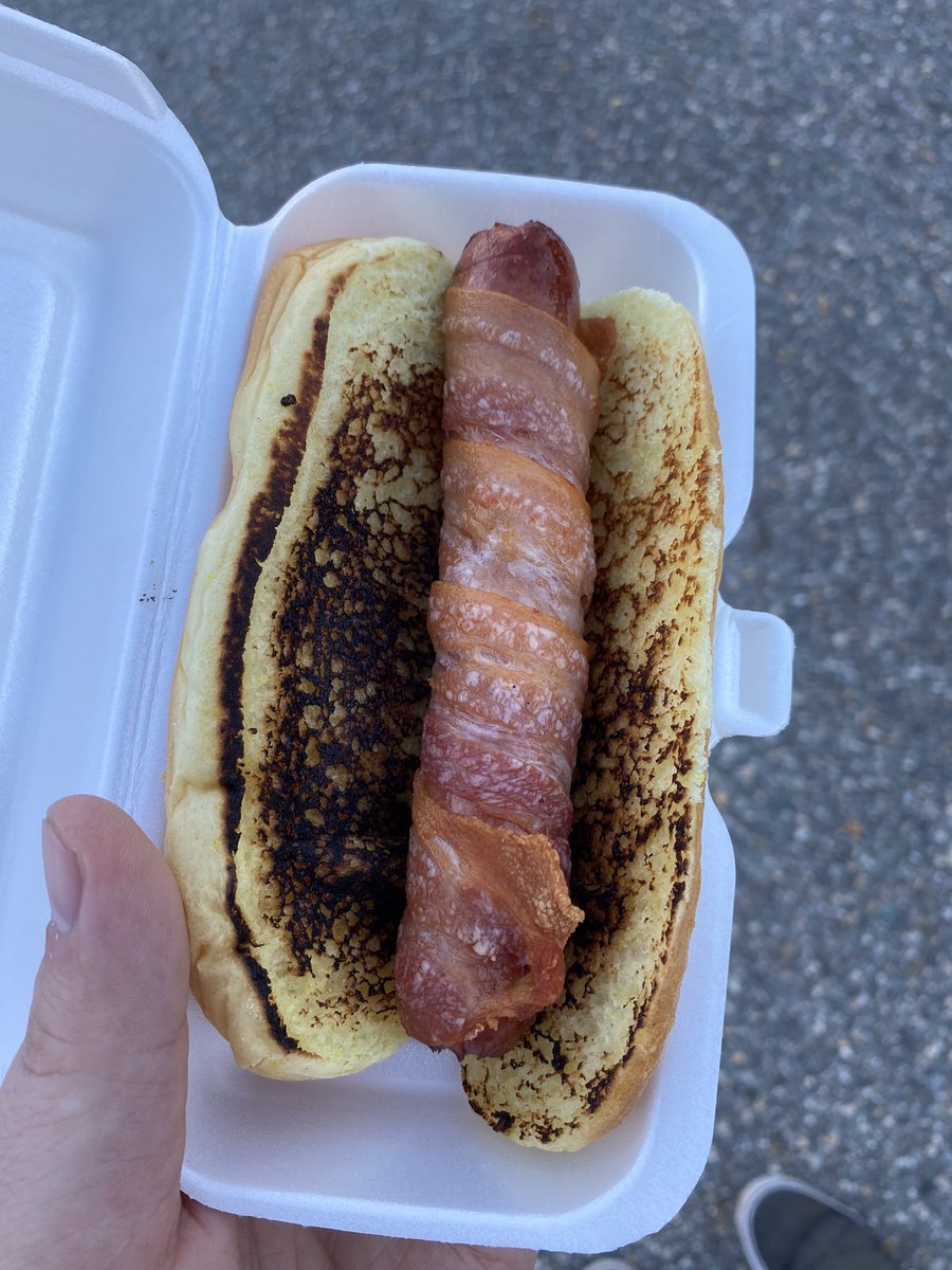 FearlessHepcat's tweet photo. Some of the food I had while in Hampton &amp; Norfolk Virginia. #Pepperoni #Flatbread #Pizza #HotDog #BaconDog #Bagel #EverythingBagel #Toasted #ToastedBun #Food #Virginia #Hampton #Norfolk https://t.co/2deb7lDkBj