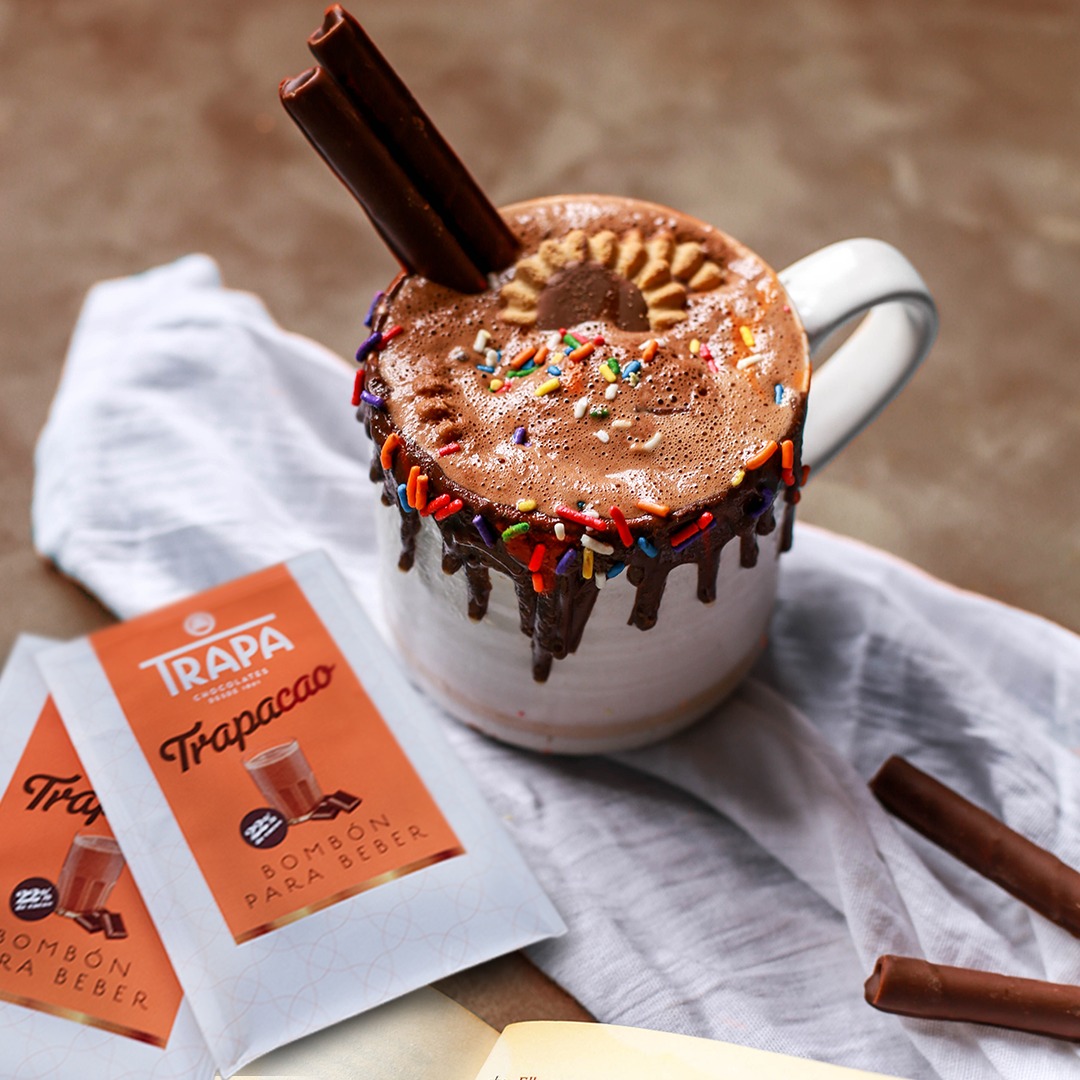 chocolatestrapa's tweet photo. ¡Por fin es viernes! ...y qué mejor que celebrarlo con un #Trapacao añadiéndole todo lo que te gusta 🤤 Y tú, ¿qué toppings te gusta agregarle a tu Trapacao? Cuéntanos, te leemos
#ChocolatesTrapa #bebidasfrias #cacaosoluble #singluten #chocolate #viernes #pornfood https://t.co/0Be5ibpPkZ
