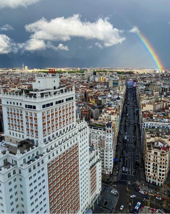 metro_madrid's tweet photo. ❤️🏙️ Poco más se puede añadir: esta foto es espectacular. 🤩
📸 IG: @torredemadridviews
#FelizFinde #MadridEnMetro https://t.co/B6Eq1AqJZZ