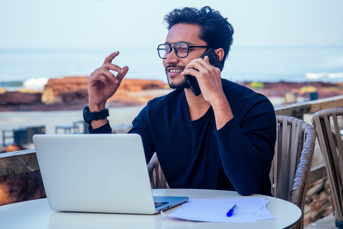IBTltd's tweet photo. We understand that the future is all about #data, that's why we provide our business customers with access to the biggest mobile data service in the UK. Call us today and speak to one of our mobile specialists to find out how we can help your business. https://t.co/eVk5LZclzm https://t.co/JdzMMooucf