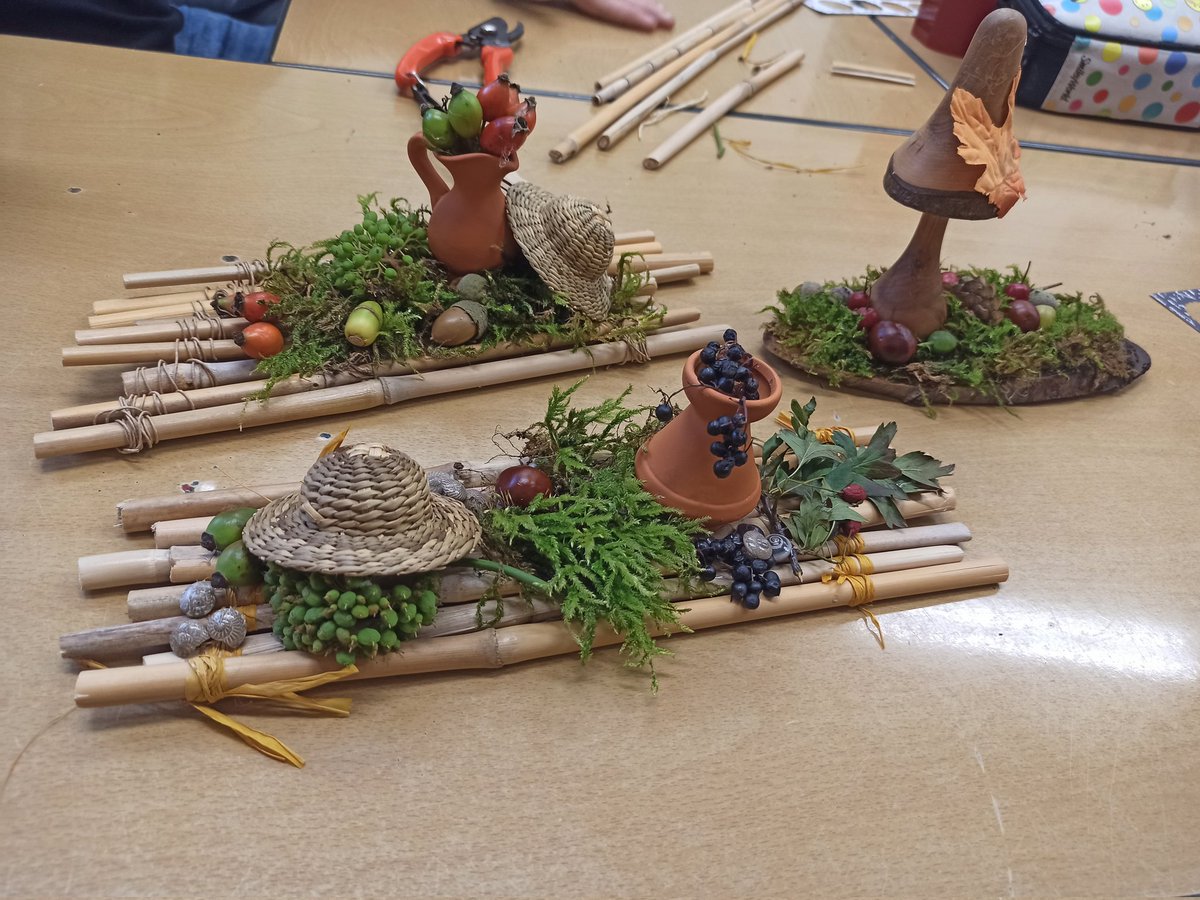 Milimann01's tweet photo. Today only nature pics that we did in Socialassistant-school
Hope ya like dis littel Thing <3
#catartist #natureproject #nature #happy https://t.co/09dopjE5eN
