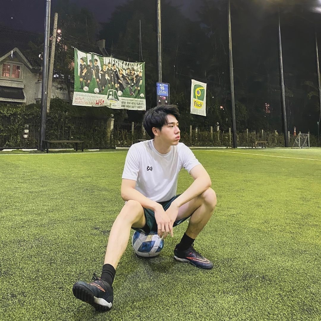 _TEPofficial's tweet photo. Kick me like a ball and catch me again after.

IG: @Petchpigz 
#PetchChanapoom
#petchpigz
#TEP2021 https://t.co/T1Ez37f177
