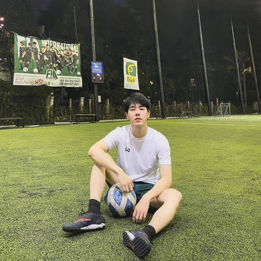 _TEPofficial's tweet photo. Kick me like a ball and catch me again after.

IG: @Petchpigz 
#PetchChanapoom
#petchpigz
#TEP2021 https://t.co/T1Ez37f177