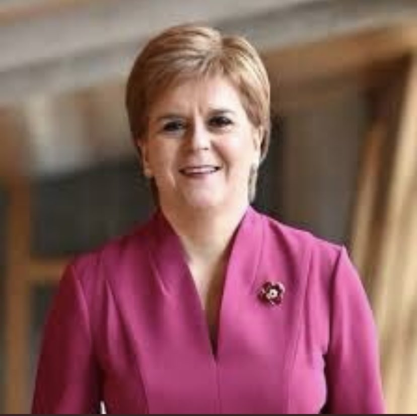 tractorgirly's tweet image. Every time I see this photo I can’t believe how amazing the likeness is! Such a work of art it’s just incredible 🤣