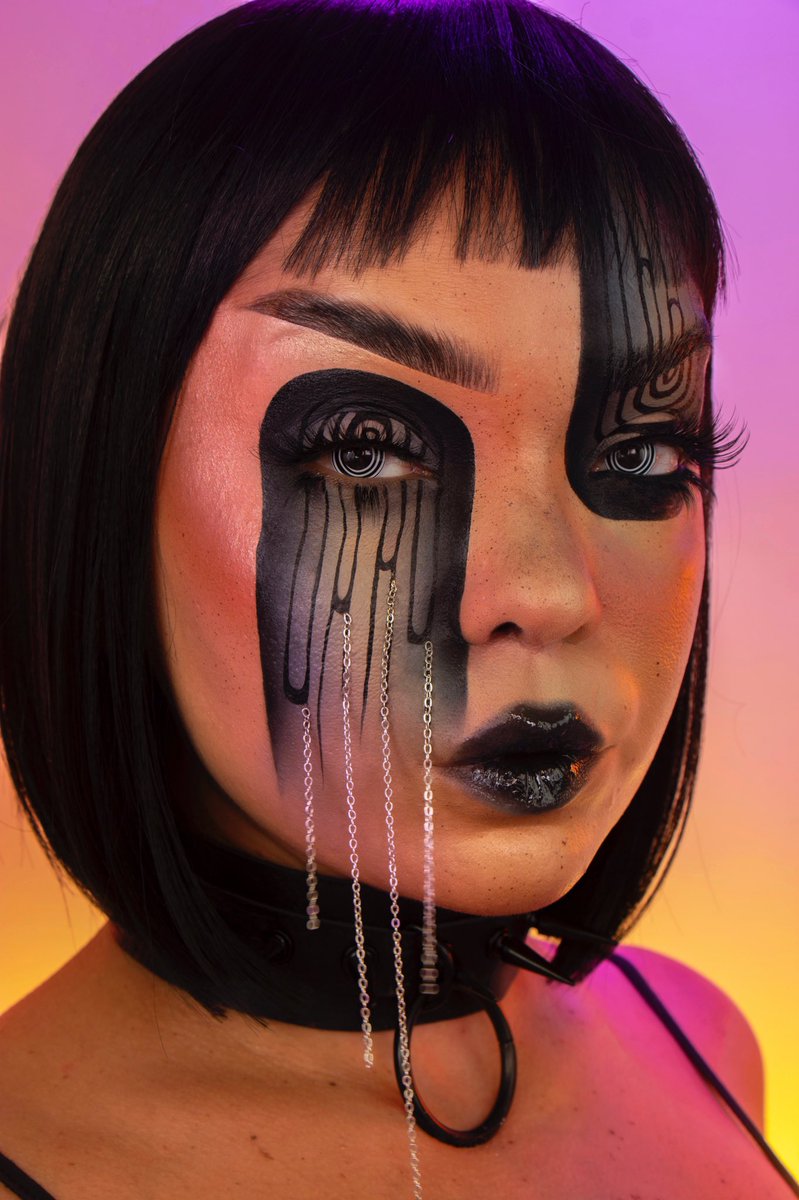 mua_agapi's tweet photo. Who is excited for Halloween?

 @colourpopcosmetics @solbody 
Stone cold fox
Face &amp; body Bronzing balm
Aloha honey , jet set
So juicy (Princess cut ) @ABHcosmetics @norvina 
Brow Freeze,Brow Pen - Granite
Highlighter ( amrezy )
Magic touch concealer 3) https://t.co/oWkgZ3ujpC