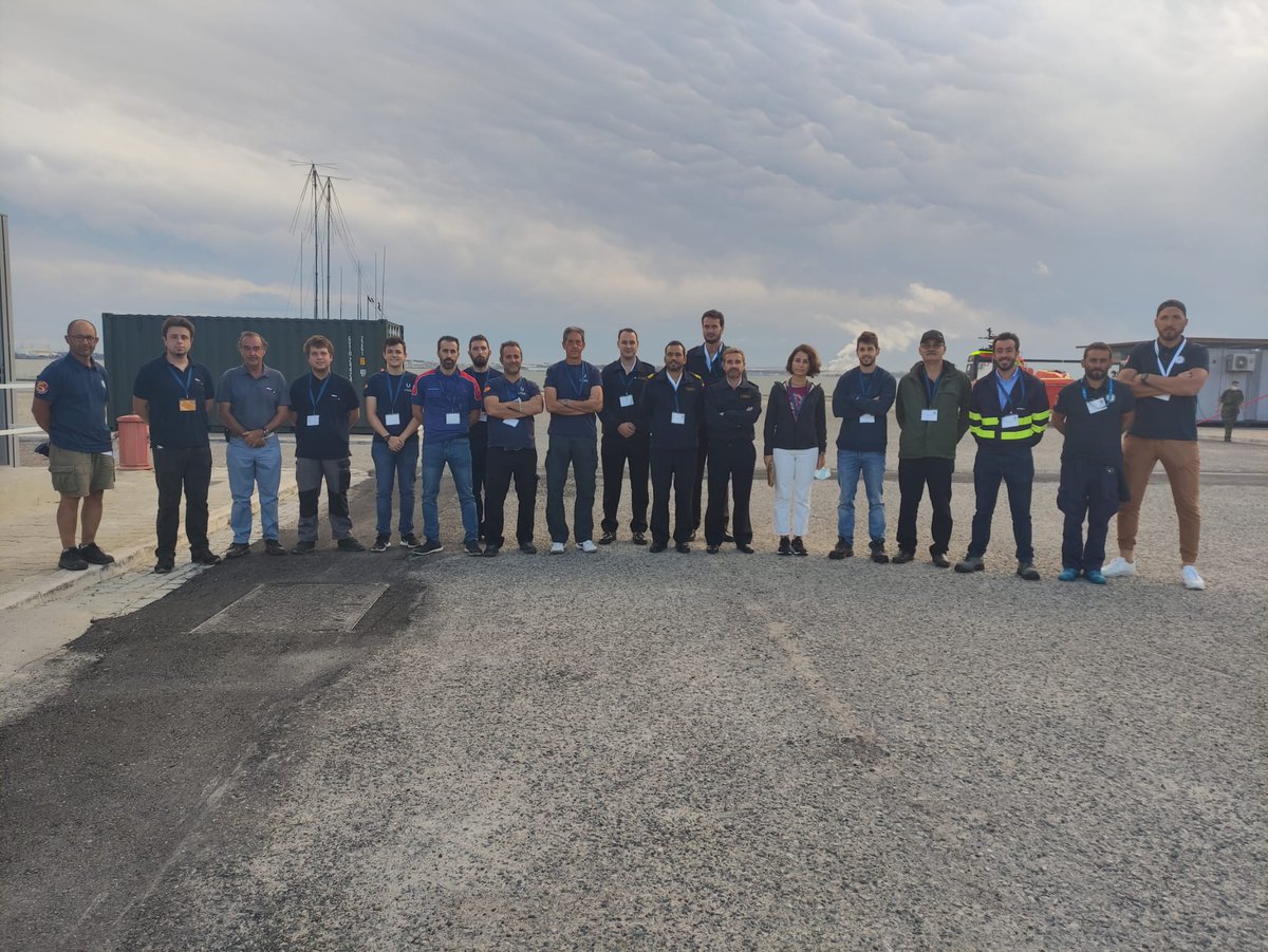Armada_esp's tweet photo. El #Ejercicio #Repmus21 ha finalizado en 🇵🇹.
Esta actividad ha permitido a nuestra #Industria de #Vehículos  #NoTripulados #UXVs demostrar en 22 ejercicios, 6 de los cuales dirigidos por el personal @Armada_esp, la capacidad de las empresas en este sector.

#SomosLaArmada🇪🇸⚓️ https://t.co/8FAkb1LcDD