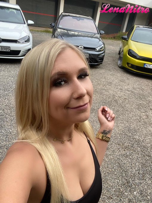 Good Morning.... 💋  Lust auf nen tollen Kalender f&uuml;r 2022? Wie w&auml;re es mit meinem? 😍😍😍  https://t.co/iwyjTQTufI