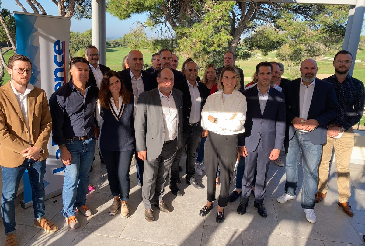 HubLaProvence's tweet photo. C’est parti pour ce 1er Rdv #HubEco #Vaucluse de la rentrée ! Suivez ce débat placé sous le signe de la mobilité en présence de Romain Bouteiller, DG 1807 Mobility Group, Cécile Chazalon, Directrice des Opérations et Virginie Personne, Directrice Marketing chez Tut Tut #HubEco https://t.co/flHMgBuSqW