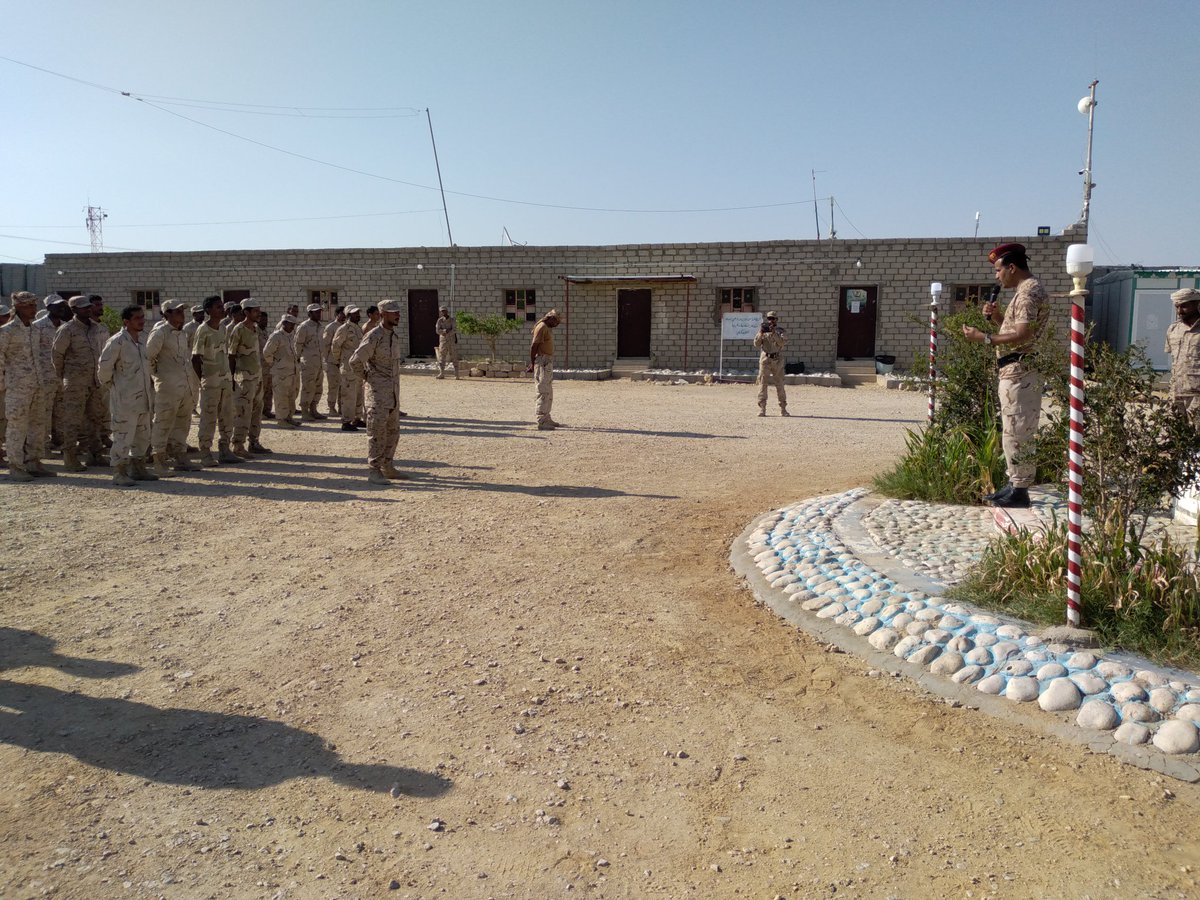 Shibam_Brigade's tweet photo. قائد لواء شبام العميد الركن "بن غانم" يشدد على ضرورة الاستعداد ورفع ��لجاهزية القتالية لمنتسبي اللواء..

تحسباً لأي طارئ قد يهدد الأمن والاستقرار بـ "حضرموت"

دوعن/  التوجيه المعنوي - قيادة المنطقة العسكرية الثانية - لواء شبام:
.
https://t.co/l5JvOwABgS https://t.co/hifkCAKJFh
