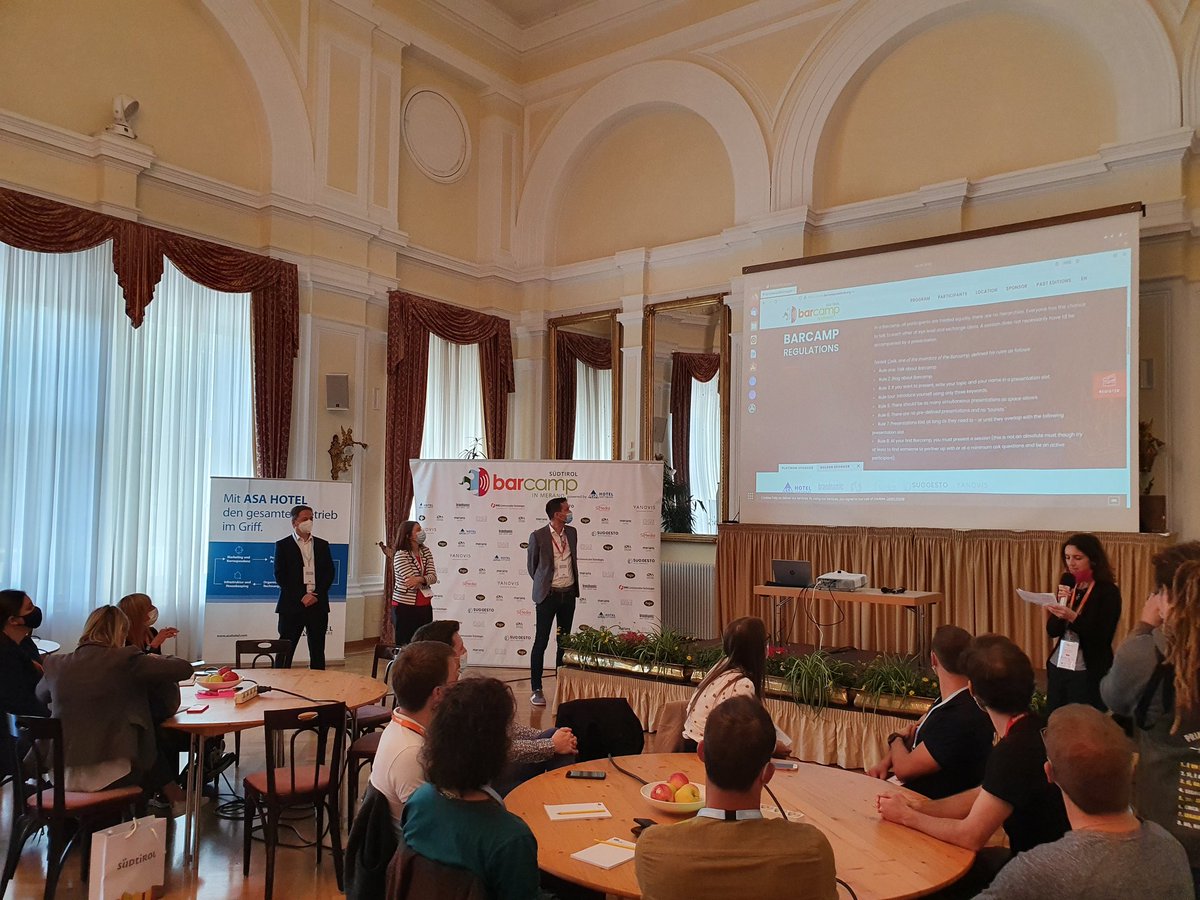 flo_castlunger's tweet photo. 10 Jahre Barcamp Südtirol. #bcs21 Eröffnung mit Emotionen. Great to meet you all again!
#barcamp #tourism #digitalization #longlifelearning https://t.co/ffnaenXIP7