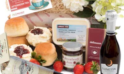offeroasis's tweet photo. ⭐️ Win a Traditional Devon Cream Tea Hamper
Follow, Retweet, Comment or Like if you want one. ⬇️
Then click the link below.
🔥🔥 Get this NOW! 👉 https://t.co/RmnZX34YhT
All updates today 👉 https://t.co/Cyuy5cQyWA
#freebies #freestuff #freesamples #competitions #Hamper #food https://t.co/sNh43kTO8w
