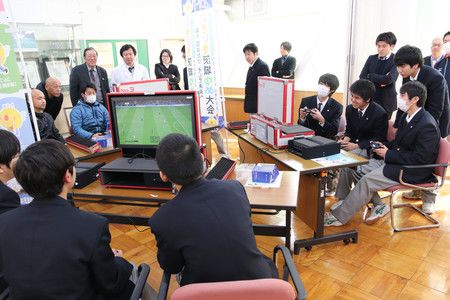 InstantGamingES's tweet photo. Japón ofrece clases de esports en el instituto 😎

https://t.co/iWk95BUEd6
https://t.co/GPWt77xF32 https://t.co/SNGAW3CU6N