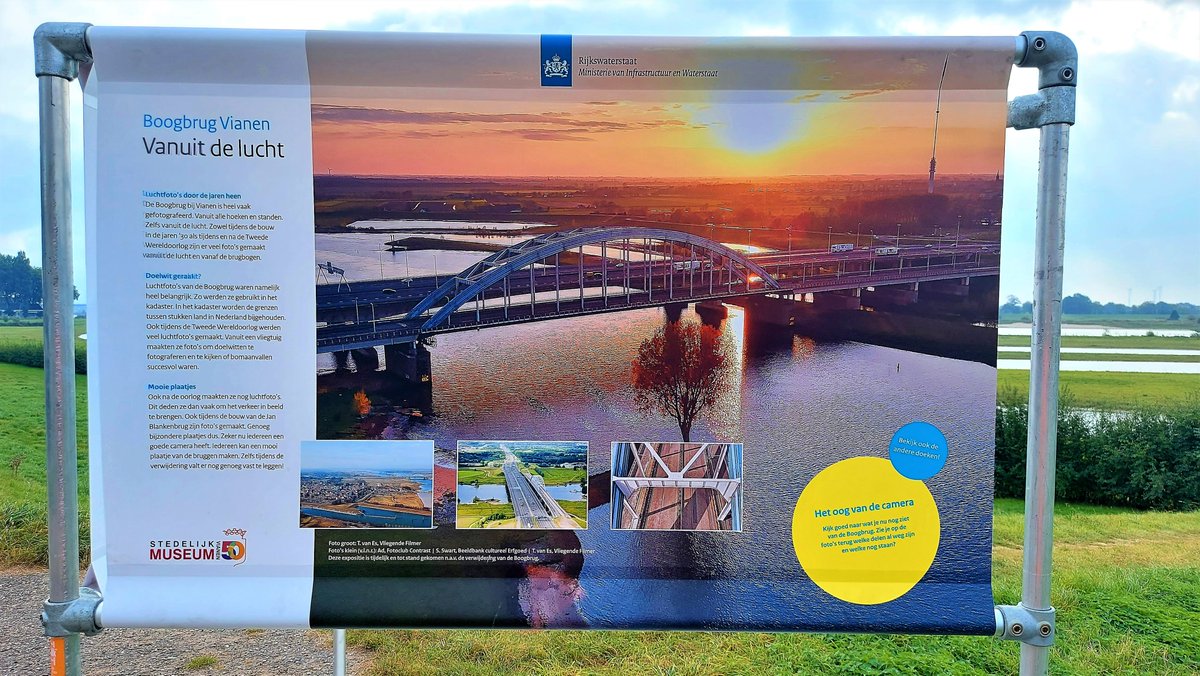 #LEKBRUGVIANEN 

De #LEKDIJKEXPO is te vinden bij Vianen en Nieuwegein. Tof dat er wat #drone foto's van #DeVliegendeFilmer zijn gebruikt!

Initiatief van #Rijkswaterstaat en #stedelijkmuseumvianen en is te zien tot mei 2022.

Dank <a href="/MeikeJongejan/">Meike Jongejan</a> dat ik wat foto's mocht indienen