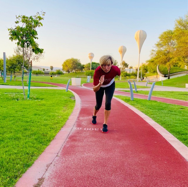 Today is #WorldCancerResearchDay &amp; we want to mark the day by raising awareness of the importance of starting cancer cures by funding new research. Join us at the starting line &amp; share your starting line photos with us, like our ambassador Eilidh &amp; British athlete, <a href="/Lizmccolgan/">liz mccolgan</a>.