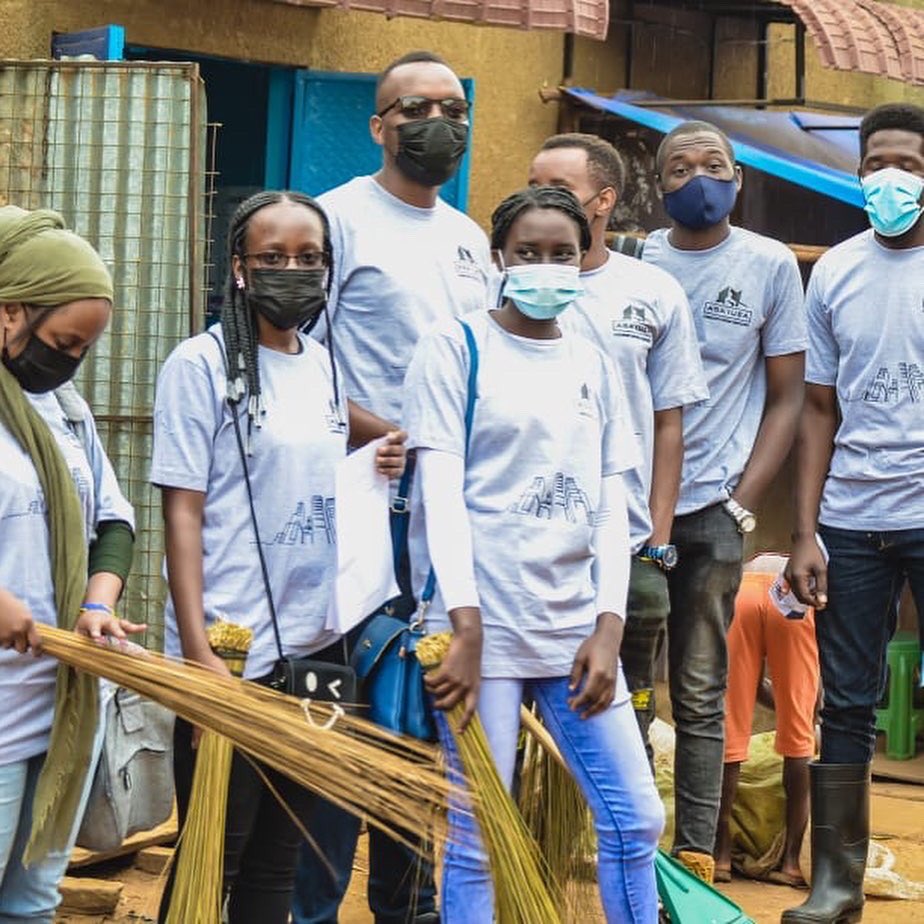 UgArchSociety's tweet photo. Community service by student members from the International University of East Africa. The service happened on 18th September 2021 in Kitalanga (Kasanga Heritage Village found in Makindye-Kampala) @kccaug @ASA_IUEA #communityoutreachprogram #communityoutreachweek https://t.co/s8g7bbzrpf