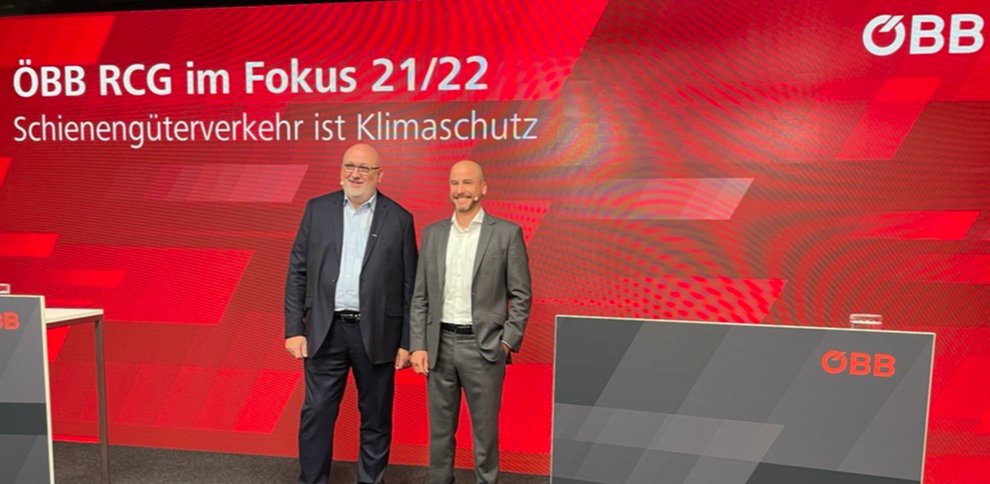 unsereOEBB's tweet photo. Heute sprechen unser CEO @AndreasMattha und Vorstandssprecher der @RailCargoGroup @ClemensFoerst bei der ersten Pressekonferenz zum ÖBB Schienengüterverkehr. Wir tickern hier live für euch! #RailwaysForFuture #RFF21 https://t.co/0sNOz9d7EJ