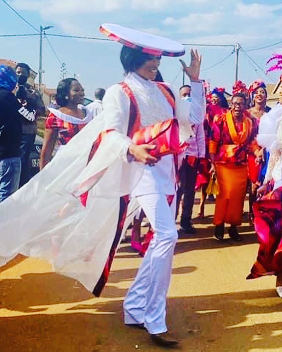 thorisom's tweet photo. captured in this image taken during my sister @Tsheps_M88 ‘s traditional wedding celebration!  #happyheritageday🇿🇦 may we live long to pass it on and see it’s magnificent ways become a symbol of love and pride as intended ! https://t.co/mrmVkzlKs9