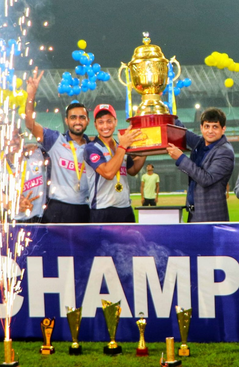 CabCricket's tweet photo. That moment! When CAB President #AvishekDlamiya handed over the #BengalT20Challenge trophy to the winning captain of #BarrackporeBashers! π₯
#CAB https://t.co/Al69GkXV3x