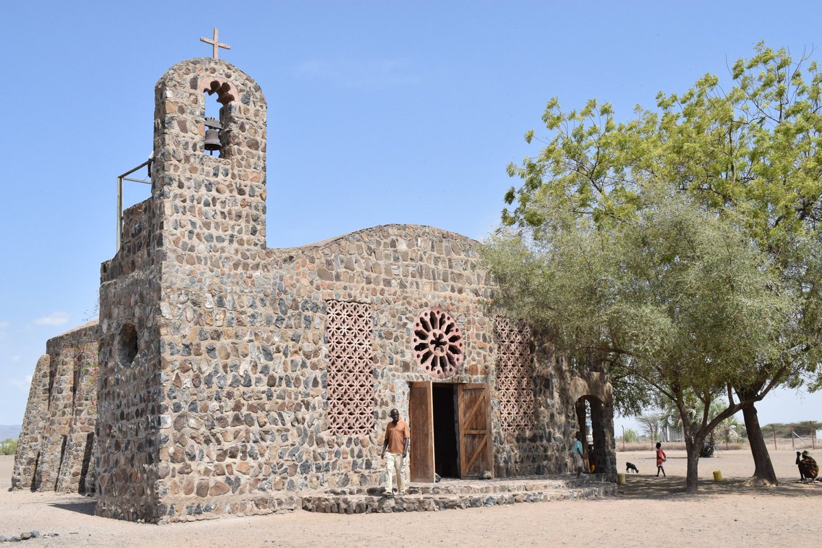 TurkanaLand's tweet image. #WelcomeBackHome #ExploreTurkana 
The beauty of the @TurkanaCountyKE also lies on the unique architecture of the churches, mostly visible from main roads or hard-to-miss spots in  centres #WTD21 #WTD2021 #Tourism4InclusiveGrowth @UNWTO
@Caritas_Kenya @Arch_KE