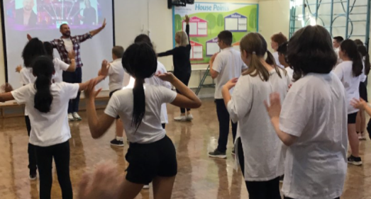 hogarthlead's tweet photo. We loved being creative and active , dancing is good for your mental health too! Thanks Robin ! https://t.co/u3PfK7dBfZ