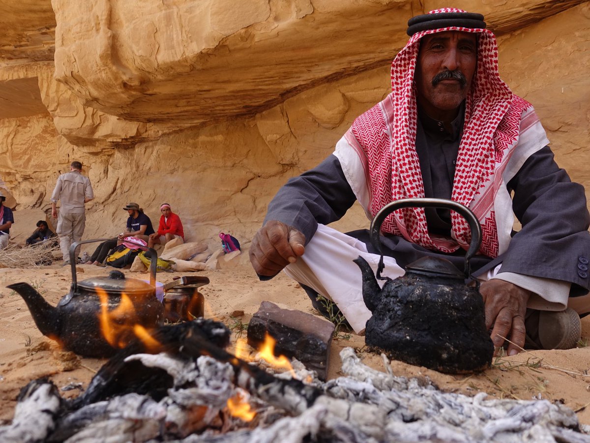 paulboslooper's tweet photo. Jordanië 🇯🇴 Wadi Rum mét kamelen 🐪😃. 
Vertrek 18 november en 23 december. 
Reisinfo > https://t.co/afR13XqEos https://t.co/kLabhRbonr