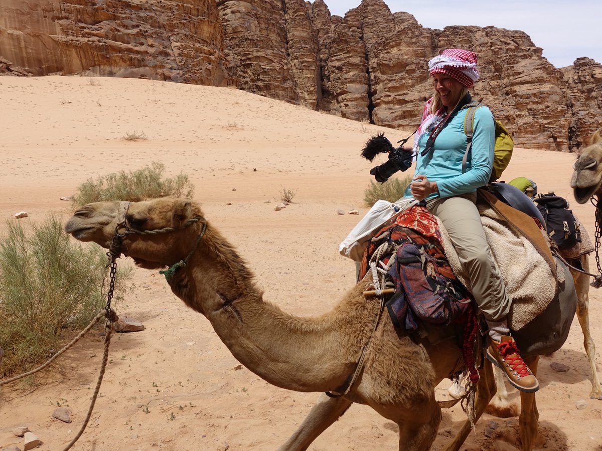 paulboslooper's tweet photo. Jordanië 🇯🇴 Wadi Rum mét kamelen 🐪😃. 
Vertrek 18 november en 23 december. 
Reisinfo > https://t.co/afR13XqEos https://t.co/kLabhRbonr