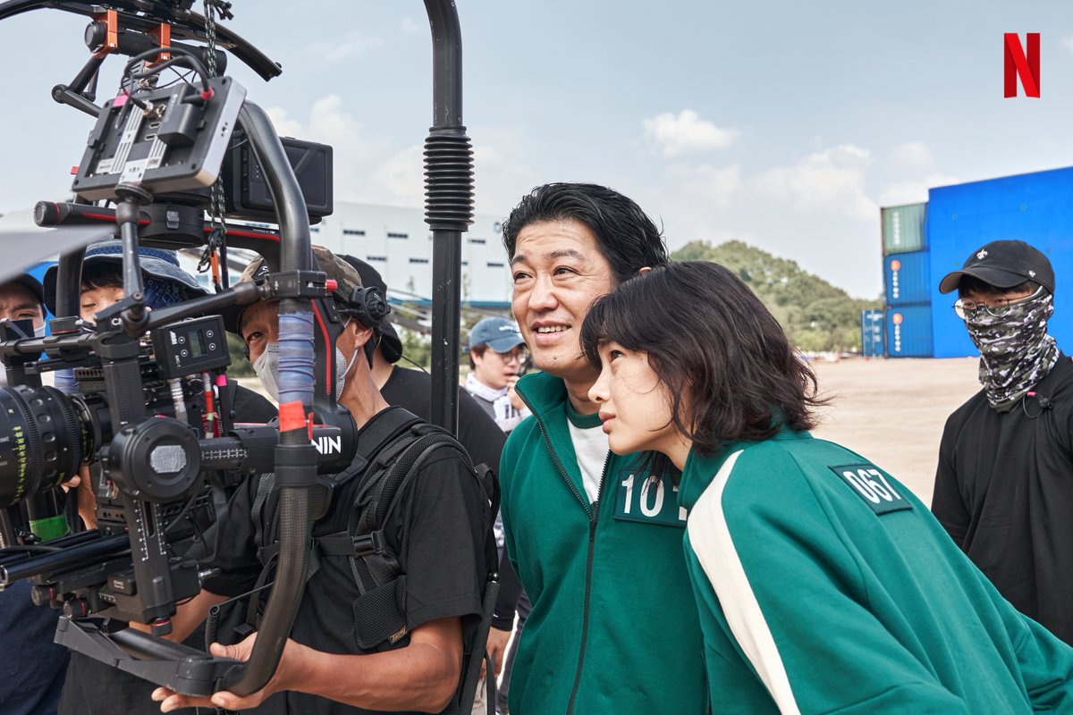filmarka's tweet photo. SQUID GAME 🎬🔥

•Red Monstro 8K / Zeiss Master Prime

#redmonstro8k #zeissmasterprime #red #zeiss #cameraset #netflix #squidgame #rental #filmarka #cinema #tv #BehindTheScenes https://t.co/9ihARrpvZf