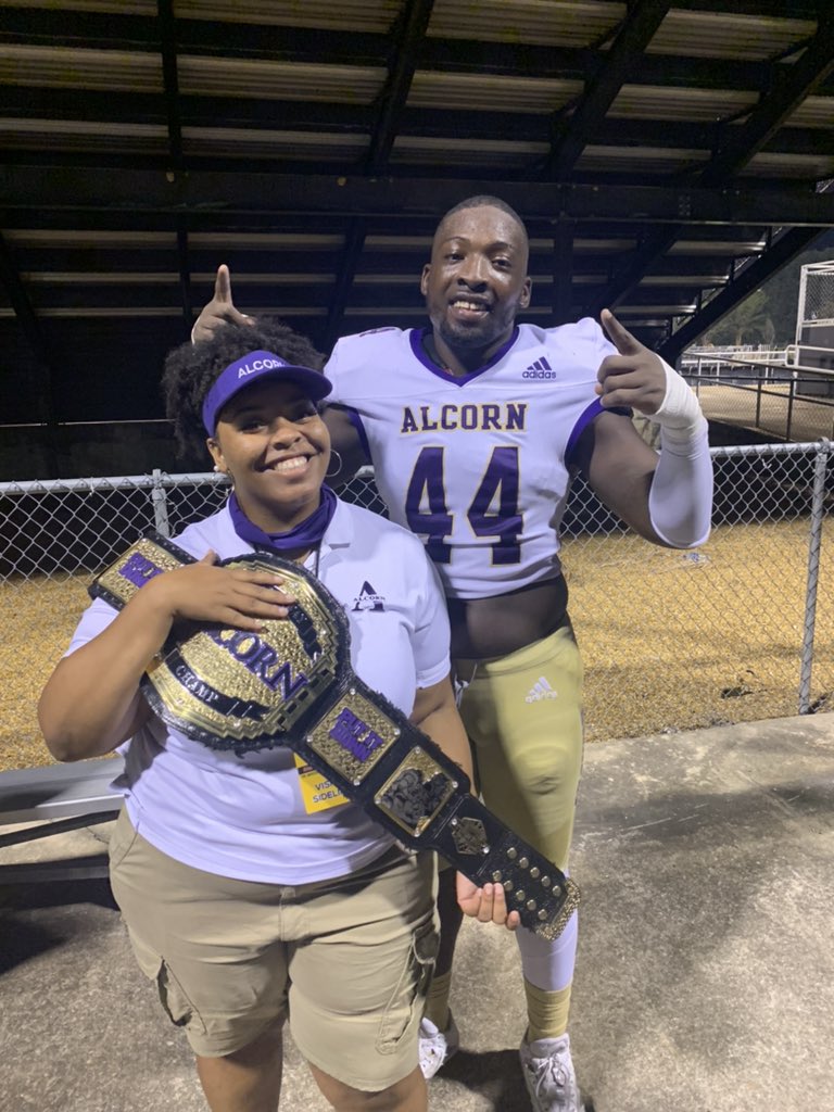 JadedInLove's tweet photo. THEY DONT WANT WAR WITH US๐๐We make plays not excuses ๐๐ THATS HOW YOU FIGHT FOR IT โผ๏ธ From the beast in the east to the Best in the West๐ค๐ฝ CATCHING ME BUCKING THROW THE CROWD WITH MY DAWGS ON THAT GANG SHII๐๐๐๐ #whoyouwith #bravessssss #ReturnoftheMc https://t.co/8MpM7UbQ1d