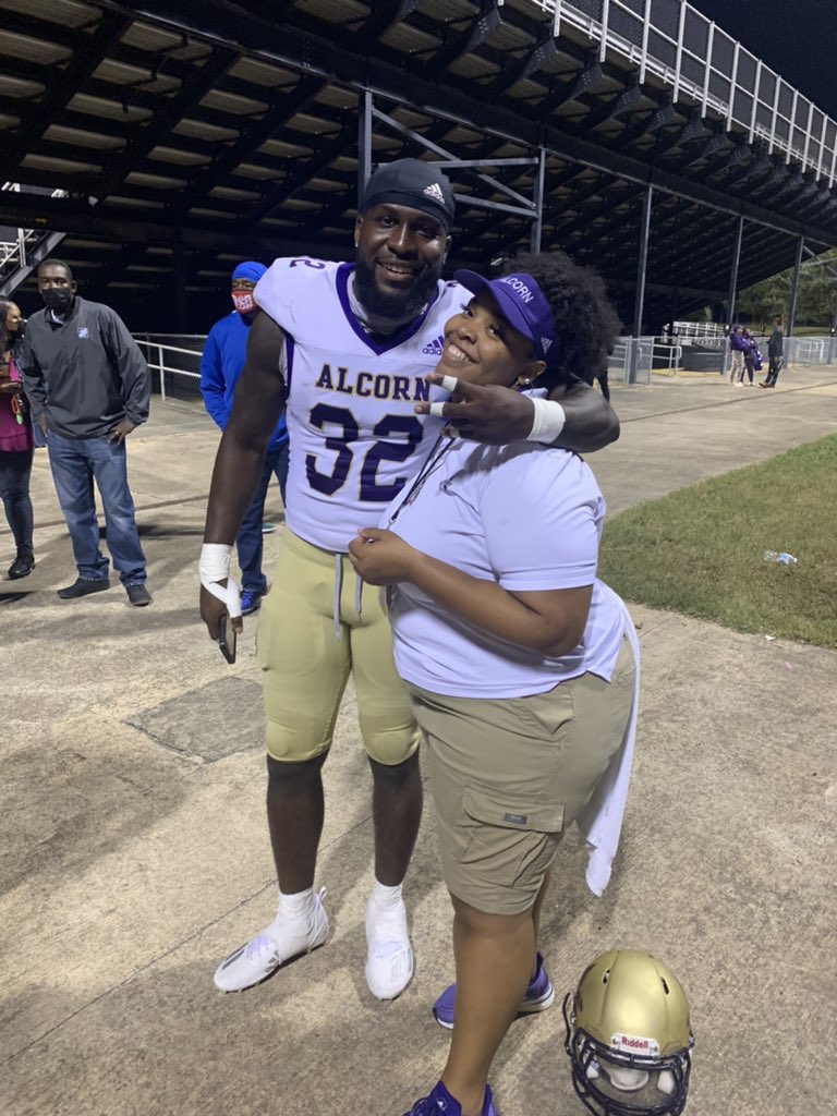 JadedInLove's tweet photo. THEY DONT WANT WAR WITH US๐๐We make plays not excuses ๐๐ THATS HOW YOU FIGHT FOR IT โผ๏ธ From the beast in the east to the Best in the West๐ค๐ฝ CATCHING ME BUCKING THROW THE CROWD WITH MY DAWGS ON THAT GANG SHII๐๐๐๐ #whoyouwith #bravessssss #ReturnoftheMc https://t.co/8MpM7UbQ1d