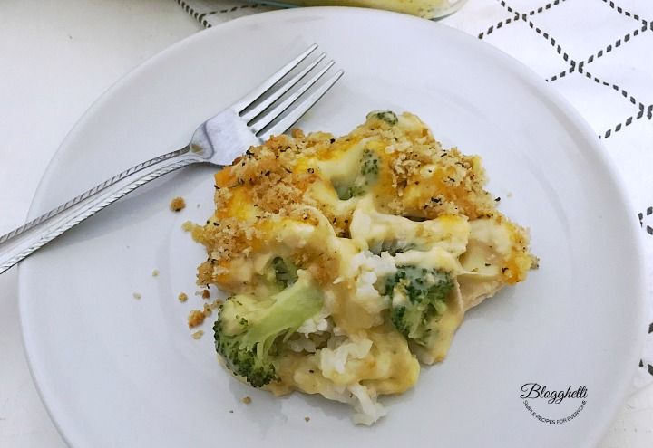 Blogghetti's tweet photo. Grab a fork and plate for a serving or two of Donna's Chicken Divan casserole and you're sure to have it become a family favorite. #chicken #chickendivan #casserole #familyfavorite #familyrecipe #broccoli #rice #yum https://t.co/lF0FudlZ5Z https://t.co/eMylhKIM1f