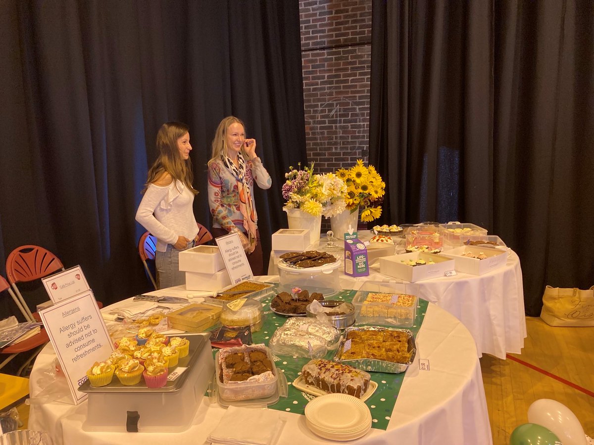 WindleshamTweet's tweet photo. Scrumptious cakes and goodies on offer this morning at our @macmillancoffee morning. Thanks to our wonderful Windlesham parents. #CancerSupport #Cakes #WindleshamValues https://t.co/1LFwEOC6Bi