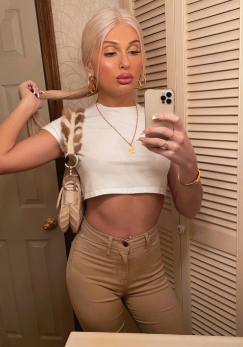 Casual 💛 https://t.co/MmDz4gAPZ8