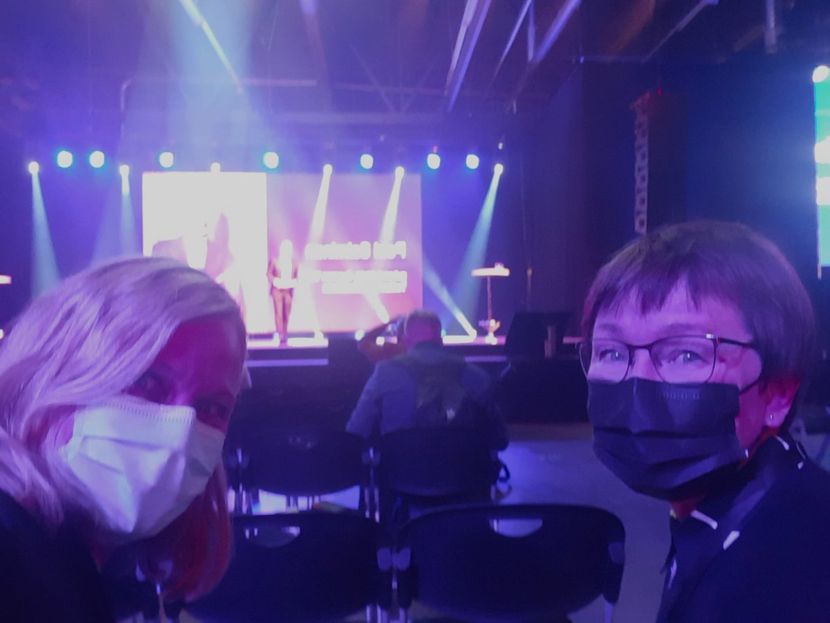 Väki vastaa valuu #jyväskylä <a href="/Paviljonki/">Paviljonki / Jyväskylän Messut Oy</a> in. <a href="/paivitervonen1/">Päivi Tervonen</a> kanssa täällä jo paikalla. #VYP2021 #yrittäjät #yrittäjäpäivät