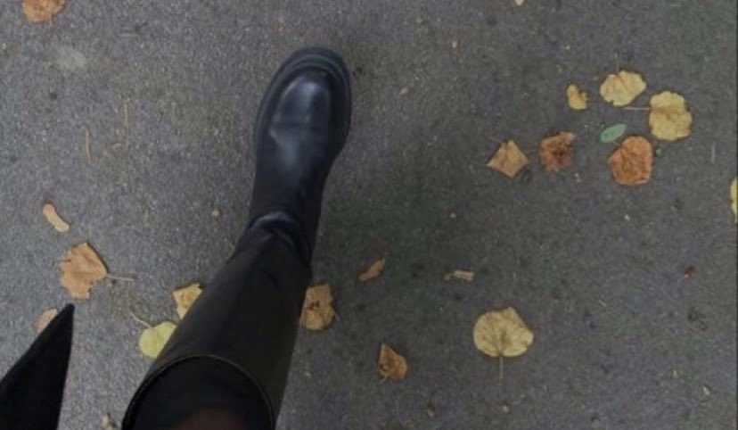 yvesstdoll's tweet photo. chilly autumn days https://t.co/d8ZQy7vleW