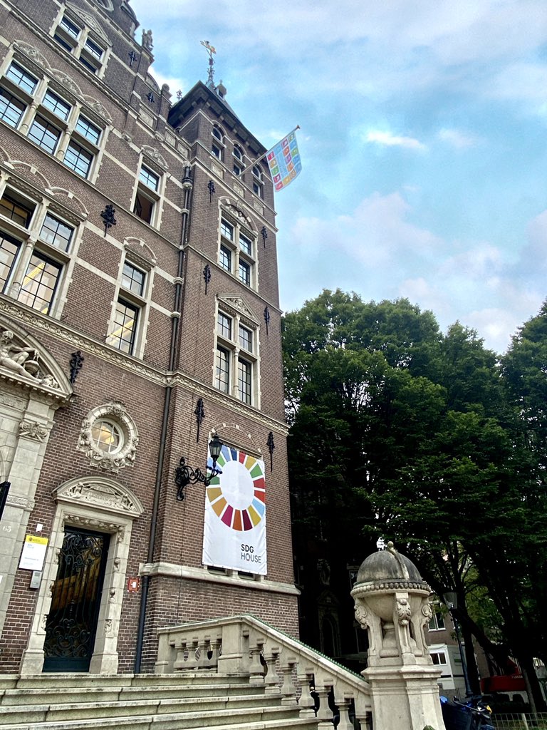 Today it has been six years since the adoption of the SDGs, meaning there are still 9 years to go. 

By raising the flag we, together with <a href="/GlobalCompactNL/">UN Global Compact Network Netherlands</a>, announce our commitment to a sustainable, inclusive society!  #UnitingBusiness #TenPrinciples #togetherfortheSDGs