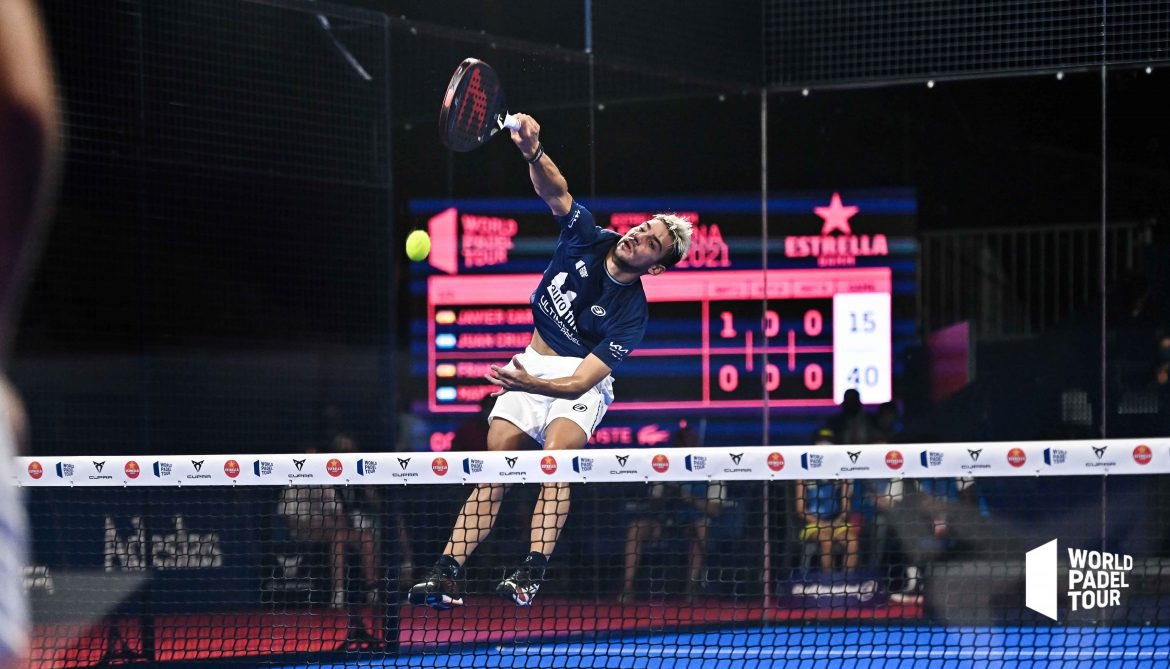 PuntoDePadel's tweet photo. 🚨Hoy se viene programon!!
😎Toda la actualidad del #WPTLugoOpen
Y del #APTSevillaOpen
de la mano de @MonicaMontes92
🤨Cambios de pareja? El análisis con Pablo de #El4Set
Y como invitado especial...
📻 @mdinenno
👉 https://t.co/YekgGAwWpJ https://t.co/rUbfCADYKW
