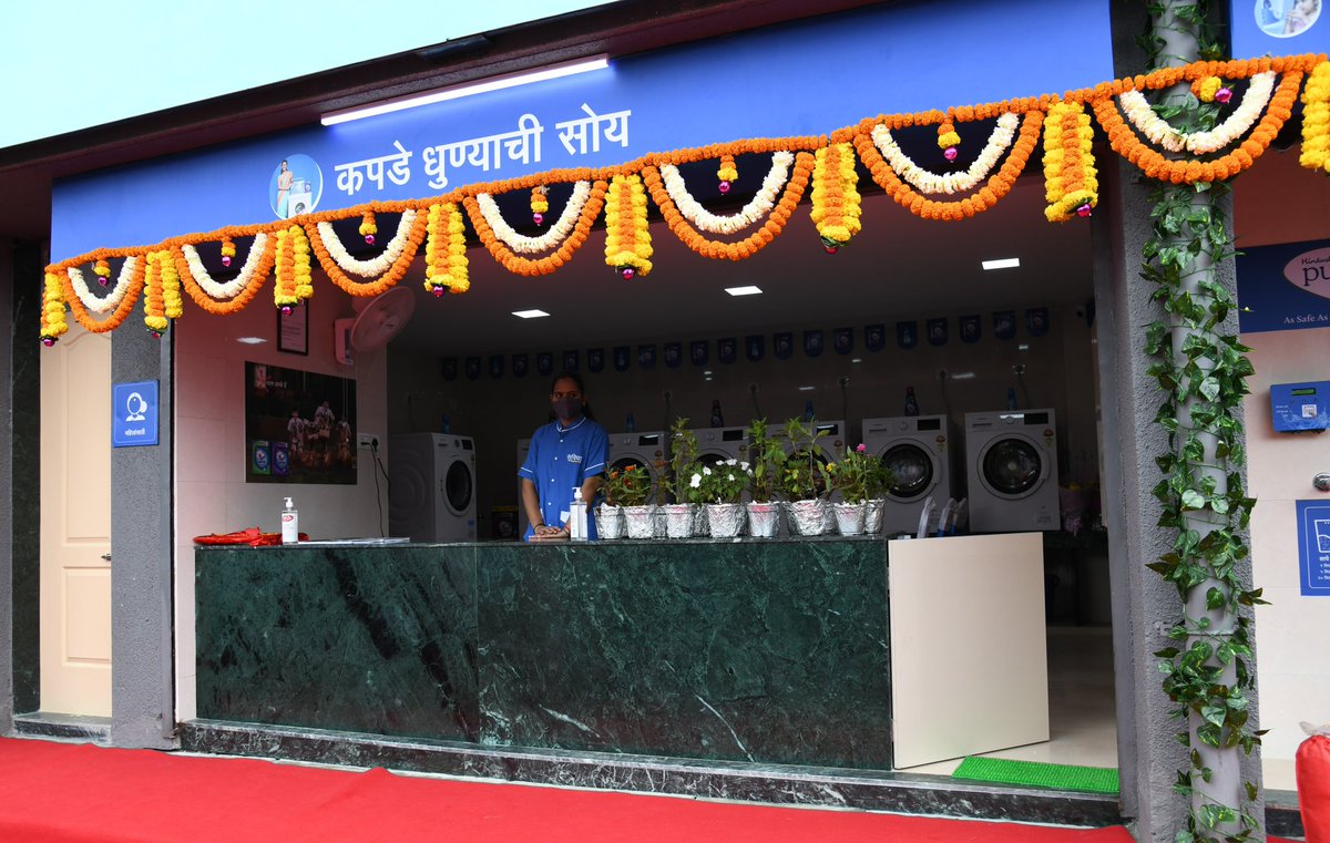 AUThackeray's tweet photo. Launched city’s 6th Suvidha Kendra along with Mayor @KishoriPednekar ji today. This center will provide access to clean drinking water, laundry &amp; sanitation service. A mechanism built to save 10 million litres of water &amp; provide sanitation access to over 20,000 people annually. https://t.co/W72LEiHKjT