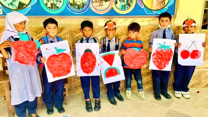 IBAheads's tweet photo. #Friday is a Fun Day. Toddlers of #ECE Govt Shahbaz Town school Qasimabad celebrated #RedColourDay.The class was decorated with red colour hangings like red apples,cherries,tomatoes, strawberries.
Headmaster:Shahzad Shahmir
Teachers
Ms MAhesar 
Ms Sonia Devrajani
Mr Sadam Mallah https://t.co/A9aMXLA21a