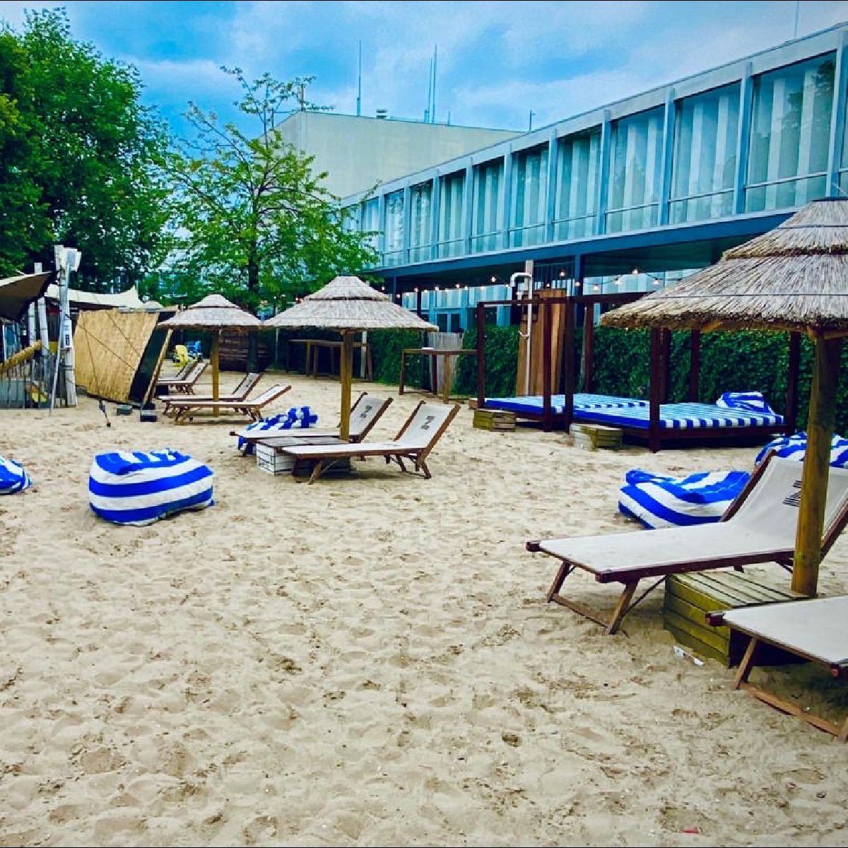 iGBAffiliate's tweet photo. We love #Strandzuid 😍 It's part of the #RAI complex where we will host all of our #networking - it’s predominantly outside with covered areas, a beach and a cool view of the water and the park 😎
We look forward to seeing you there next week! 🥂
#iGBAffAm #iGBAffiliate2021 https://t.co/T7iRl4fIBd