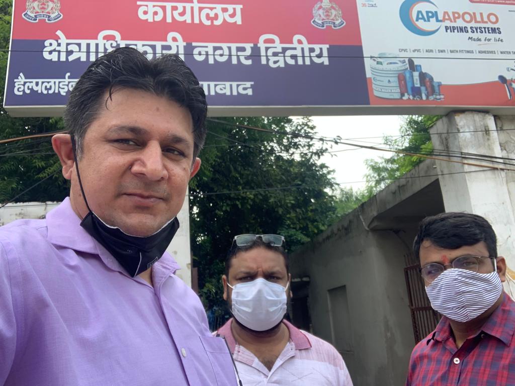 जब तक तोड़ेंगे नहीं
तब तक छोड़ेंगे नहीं
#Handover #Ajnara #AjnaraIntegrity