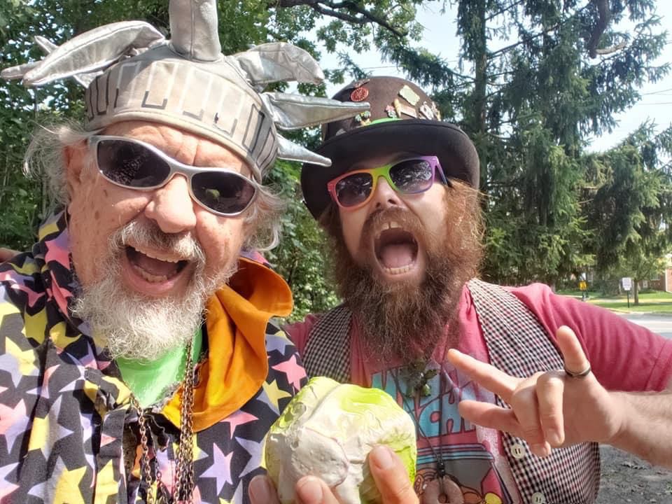 BookerDalight's tweet photo. 👽🤘 Have funky Friday folks! It might be funk to you... but it's gospel to us baby! 🙏#BookerAndBridges #DaLight @MurugaBooker #JustinJamesBridges #FreeFunk https://t.co/R1N3hdK7lr