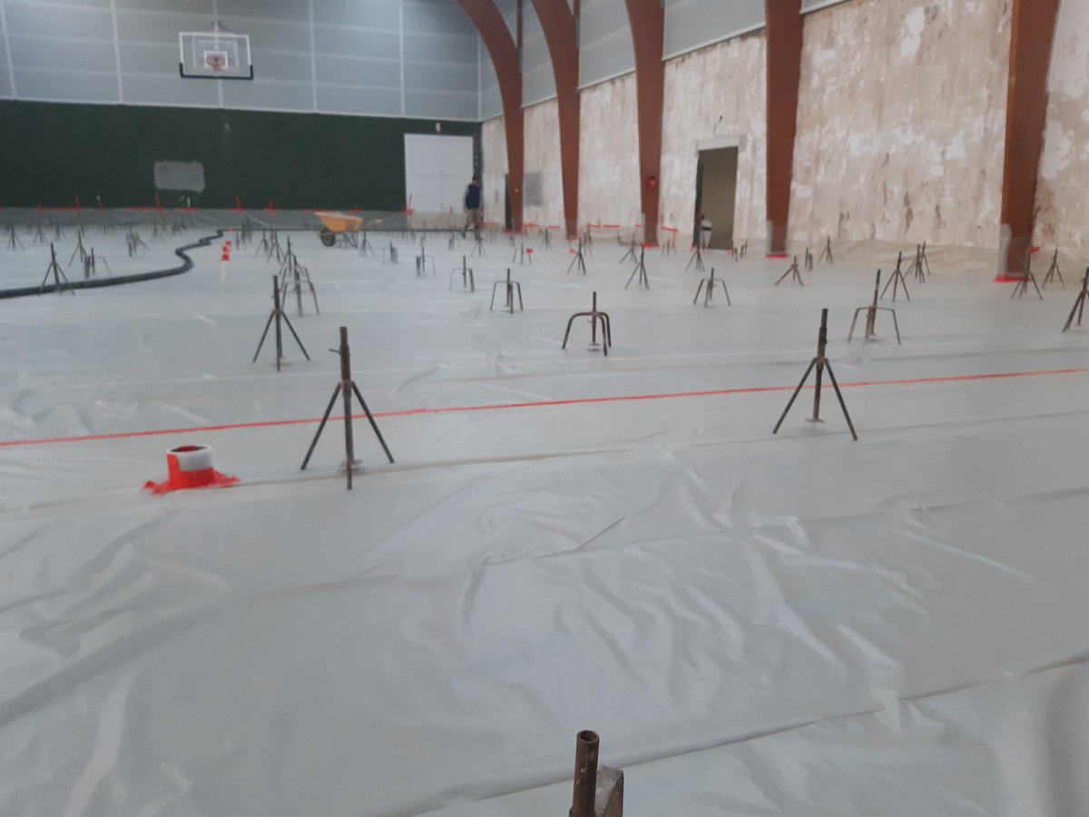 lboudaud_edycem's tweet photo. #beton Coulage de 680M2 de chape fluide anhydrite classic. Collaboration R_SOLS 85, @Edycem_Beton ANHYDRITEC. Bravo aux équipes. https://t.co/RRw8x4Fu8D