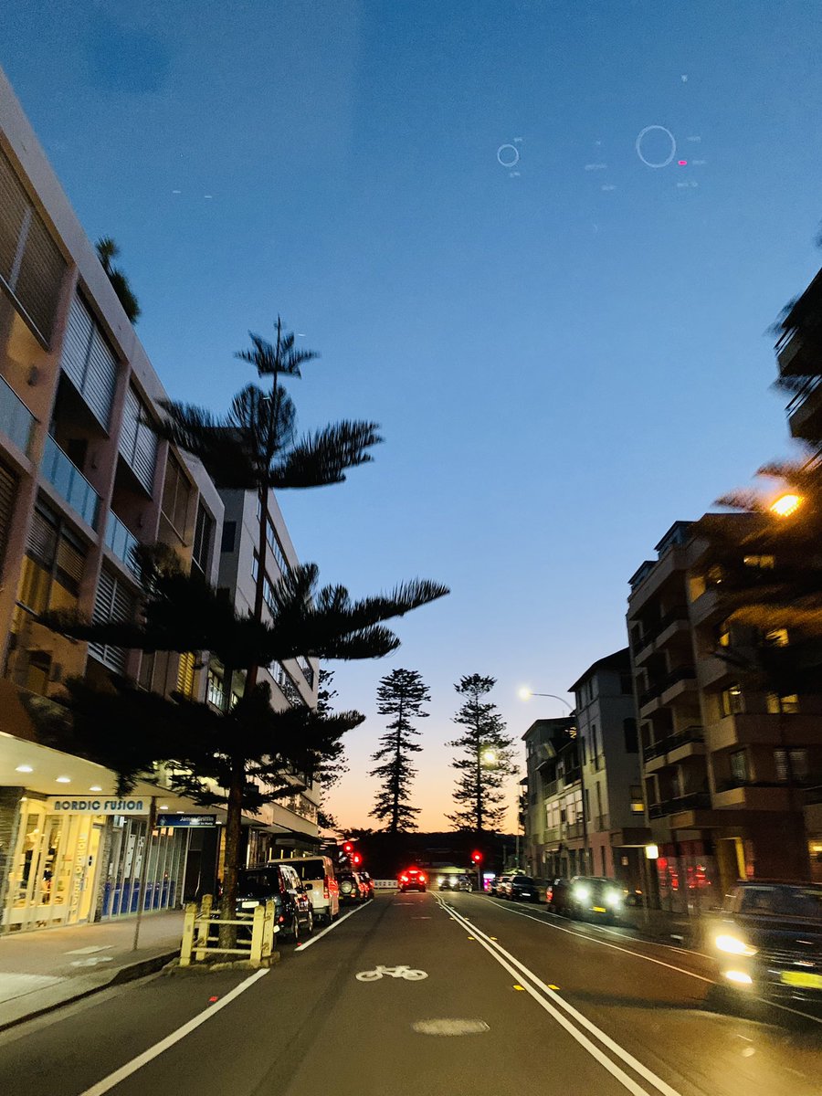 InbetweenJCW's tweet photo. #FridayThoughts #sunset #Northernbeach #Manlywharf #stilllockdown #BePositive 

My favourite time of the day. https://t.co/IjjoU404N6